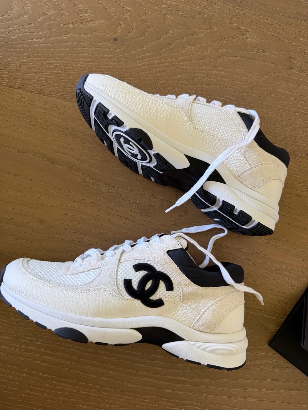 CHANEL White and Black CC Logo Mesh & Leather Sneakers - Picture 3 of 11